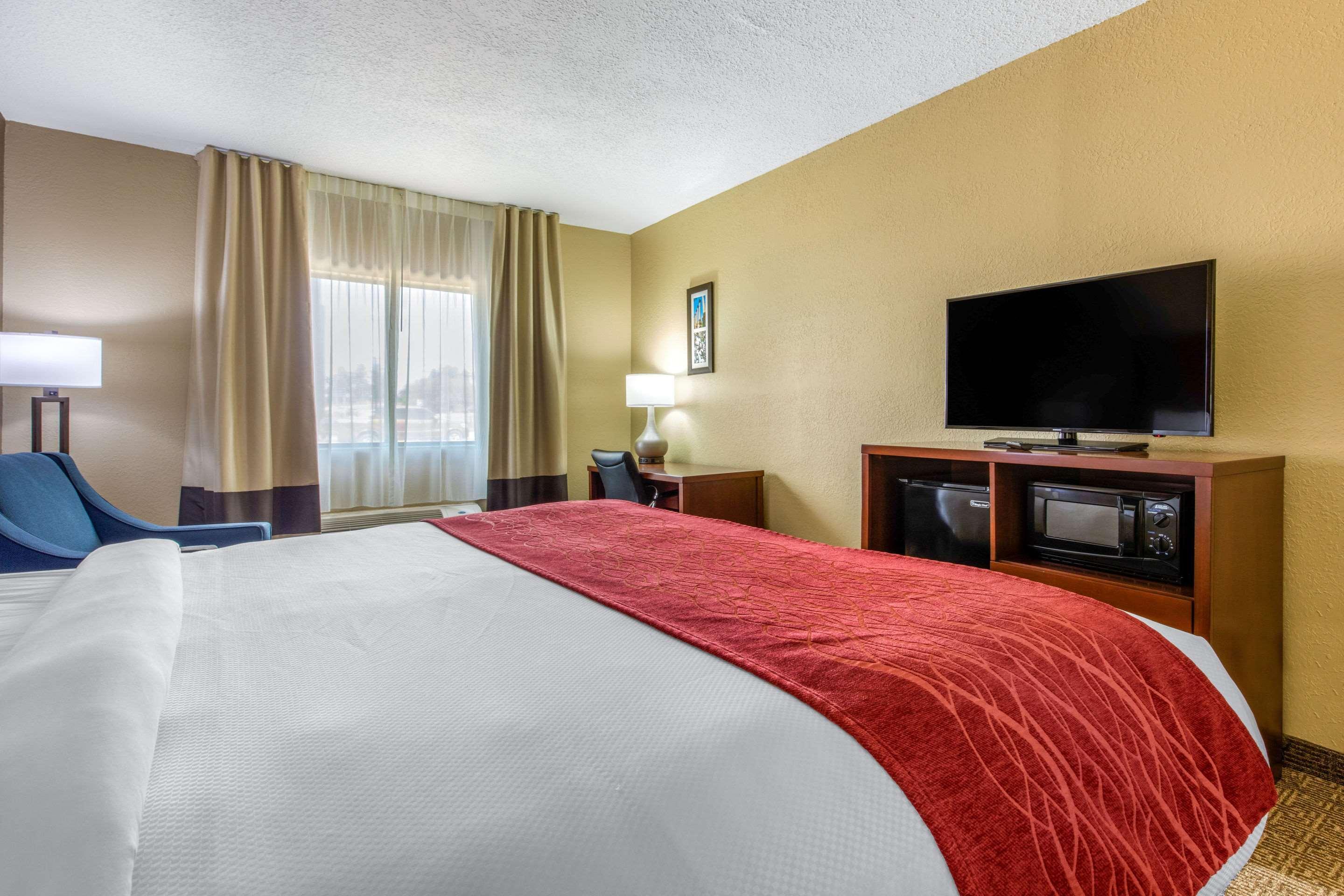 Comfort Inn & Suites McComb Exterior photo
