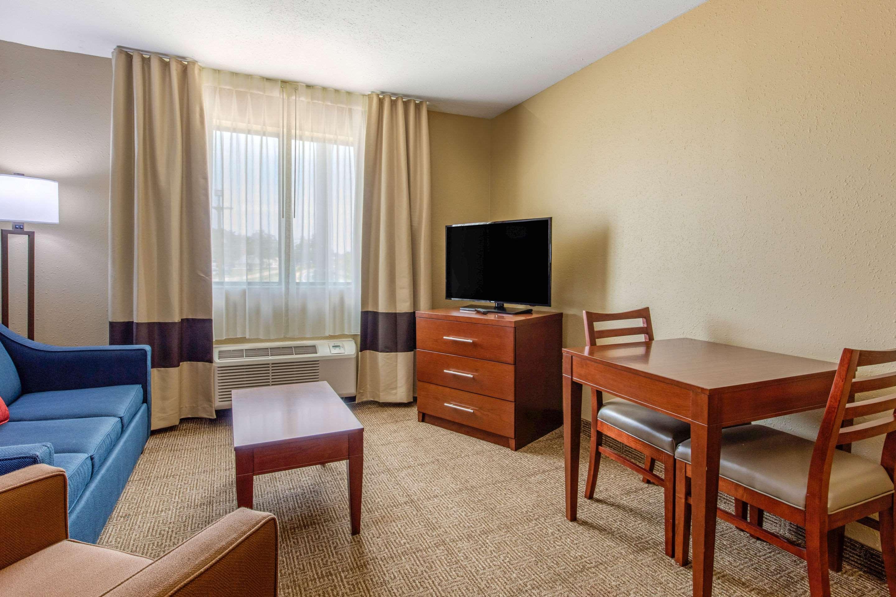 Comfort Inn & Suites McComb Exterior photo